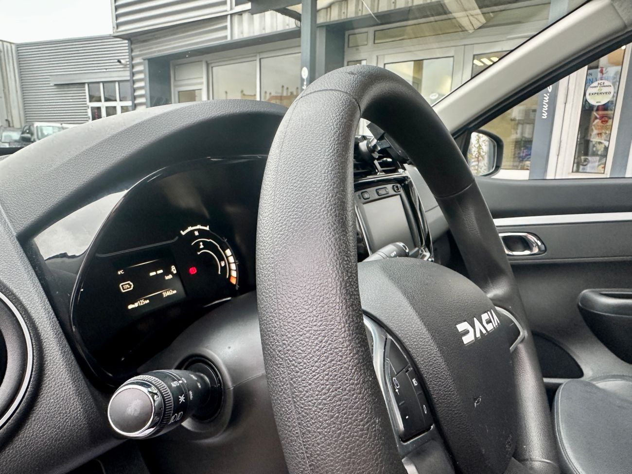 Mandataire Dacia SPRING Expression