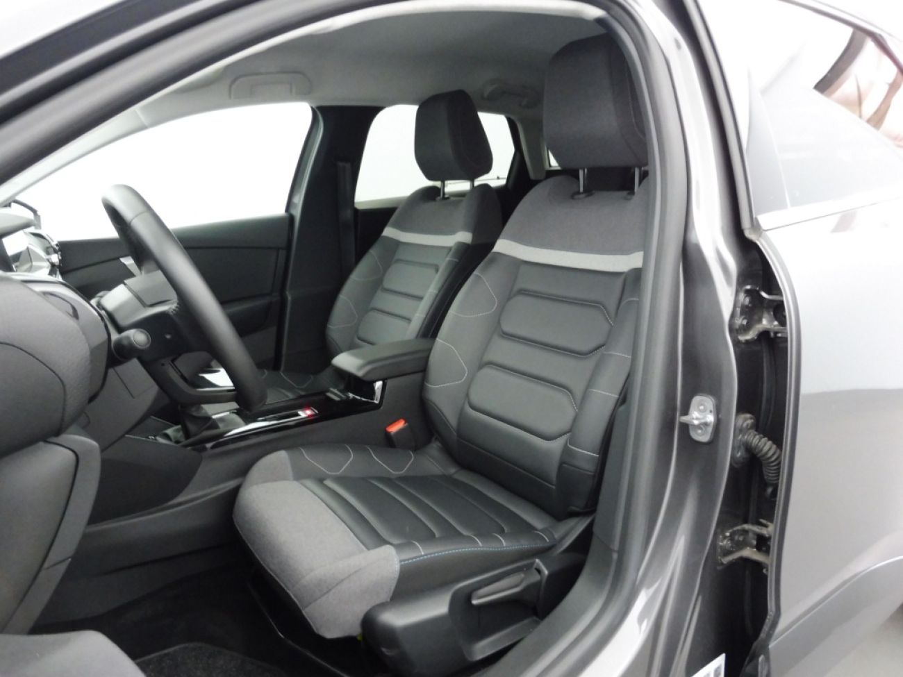 Mandataire Citroën C4 PURETECH 130CH S&S SHINE