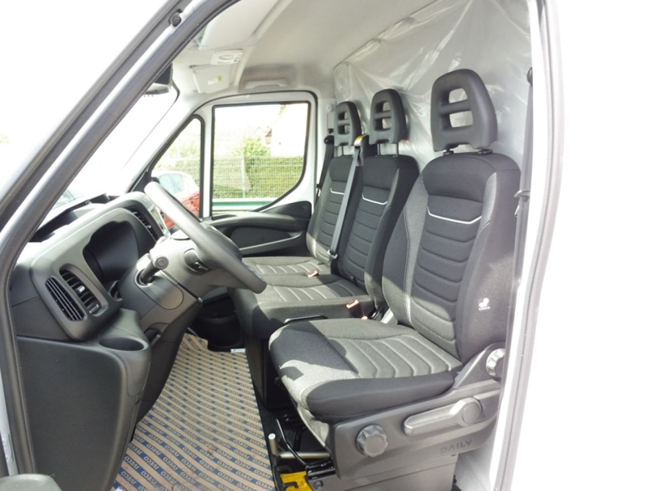 Mandataire IVECO Daily 35S18 3.0 V16 HI-MATIC H2 180CV