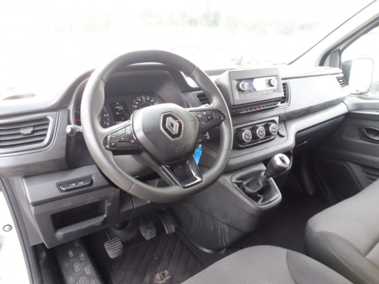 Mandataire RENAULT Trafic Passenger L2 2.0 BLUE DCI 150CH S&S ZEN 9 PLACES