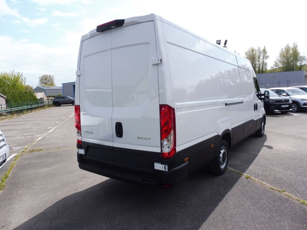 Mandataire IVECO Daily 35S18 3.0 V16 HI-MATIC H2 180CV