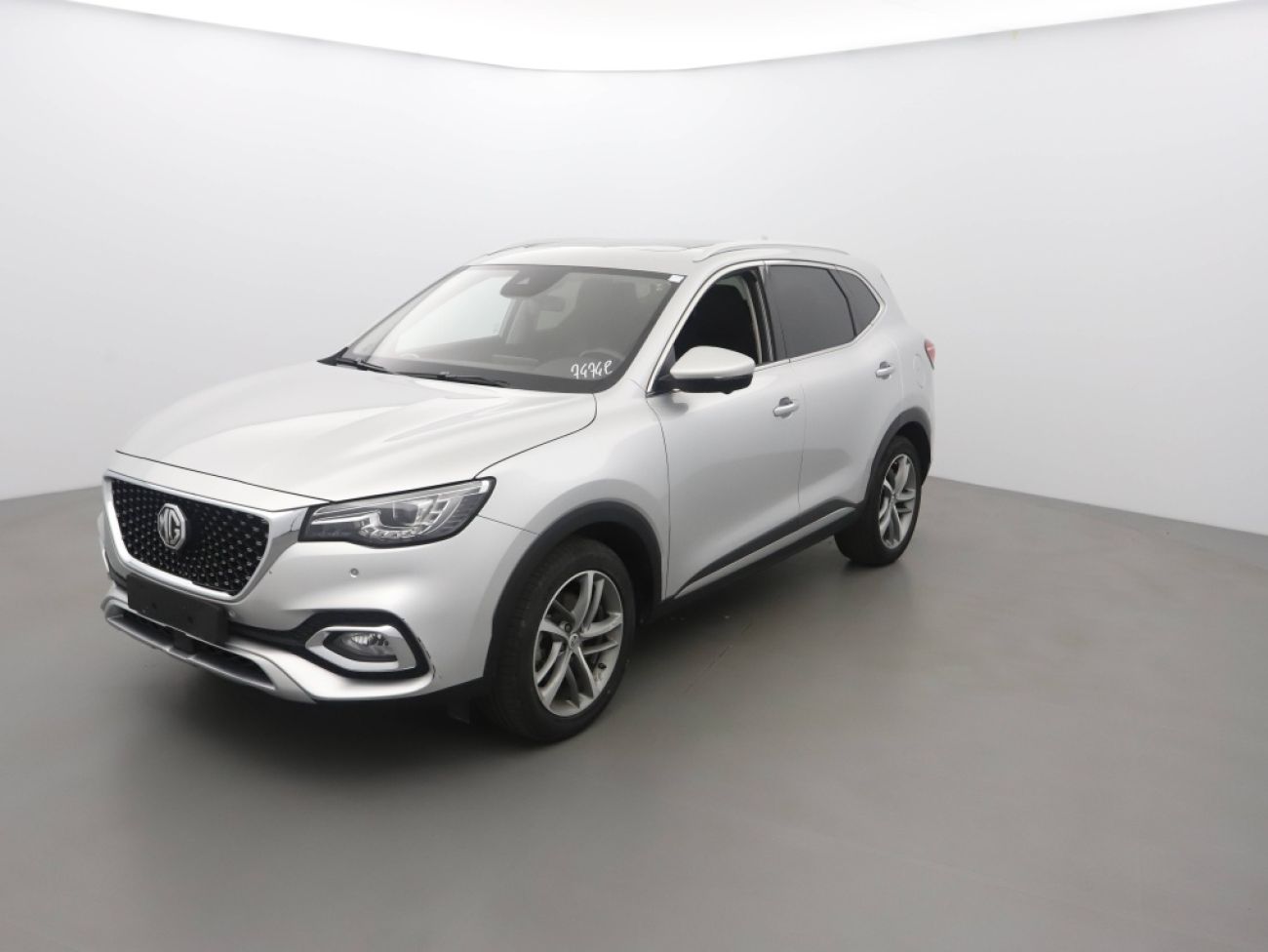 Mandataire MG HS 1.5 T-GDI 162 AT luxury