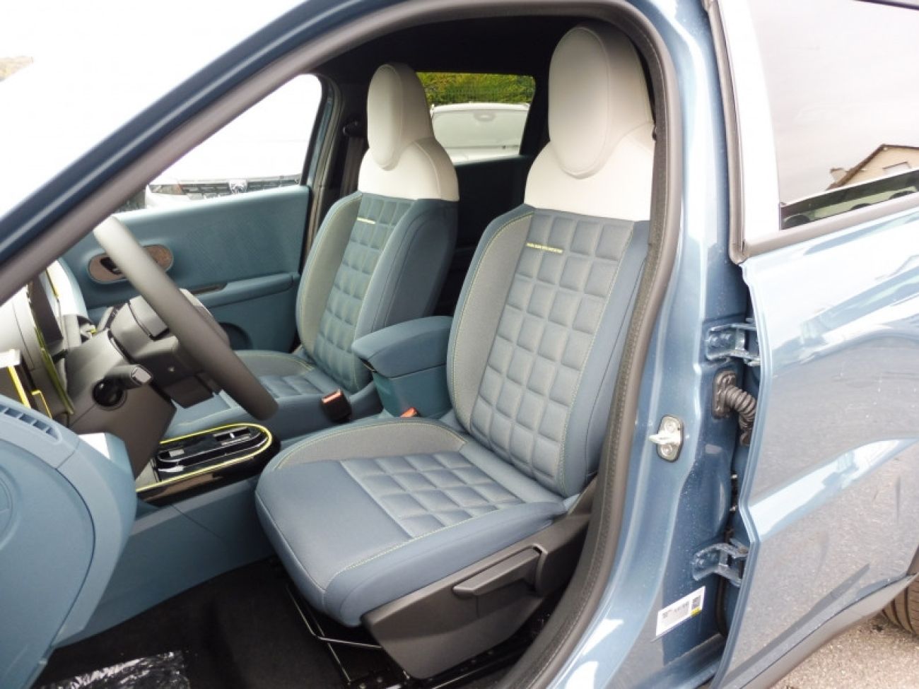 Mandataire FIAT Grande panda 1.2 HYBRID 100CH LA PRIMA EDCT6