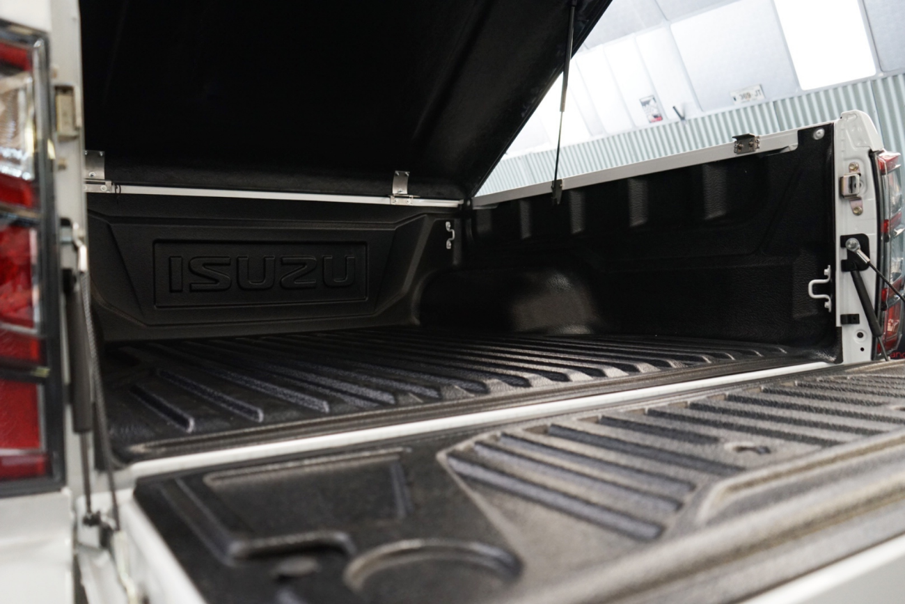 Mandataire ISUZU D-MAX CREW N60 NITRO SPORT 4X4 A/T 4 PLACES / PAS DE MALUS ECOLOGIQUE