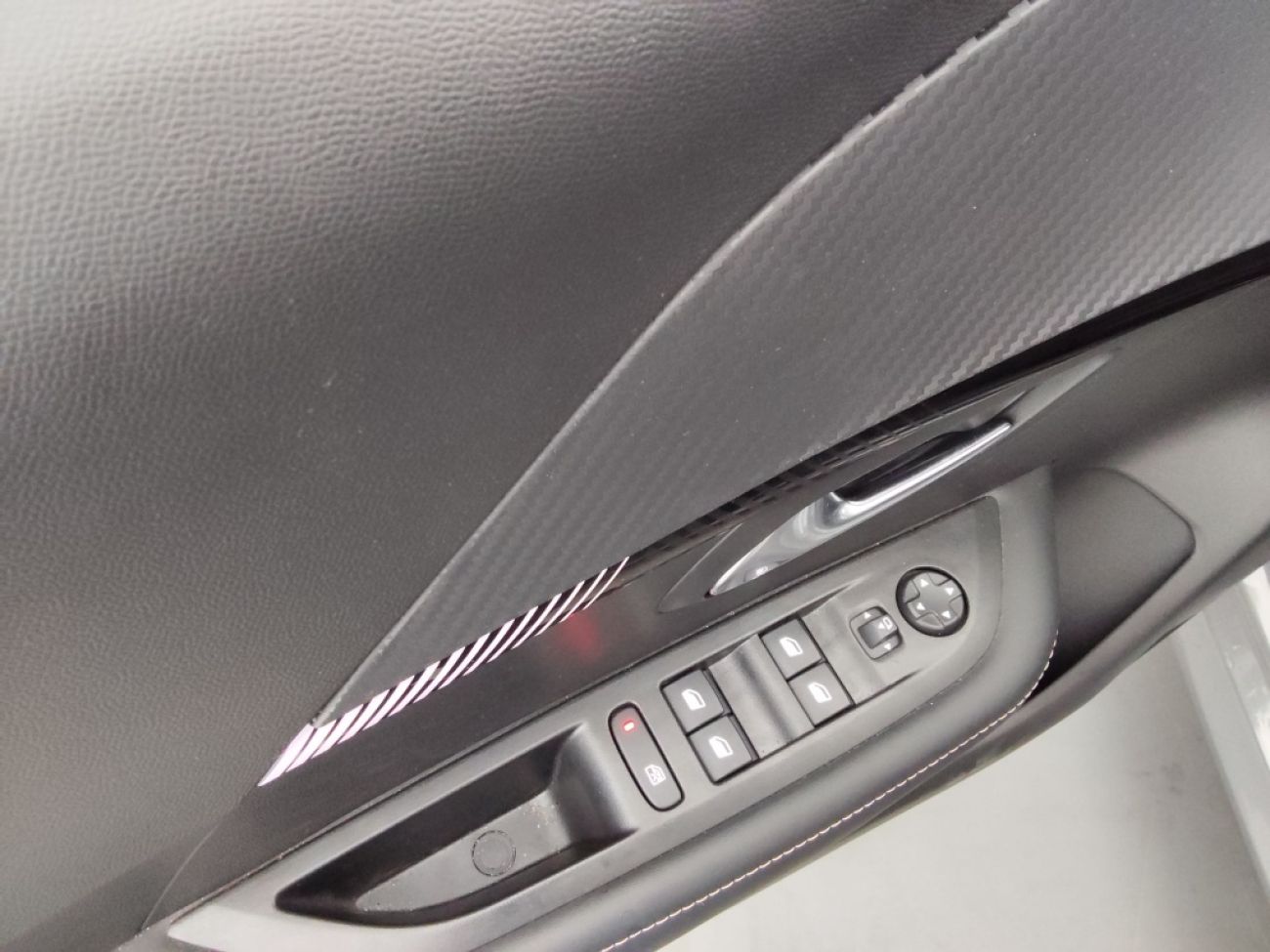 Mandataire PEUGEOT 208 1.2 100CH S&S ALLURE