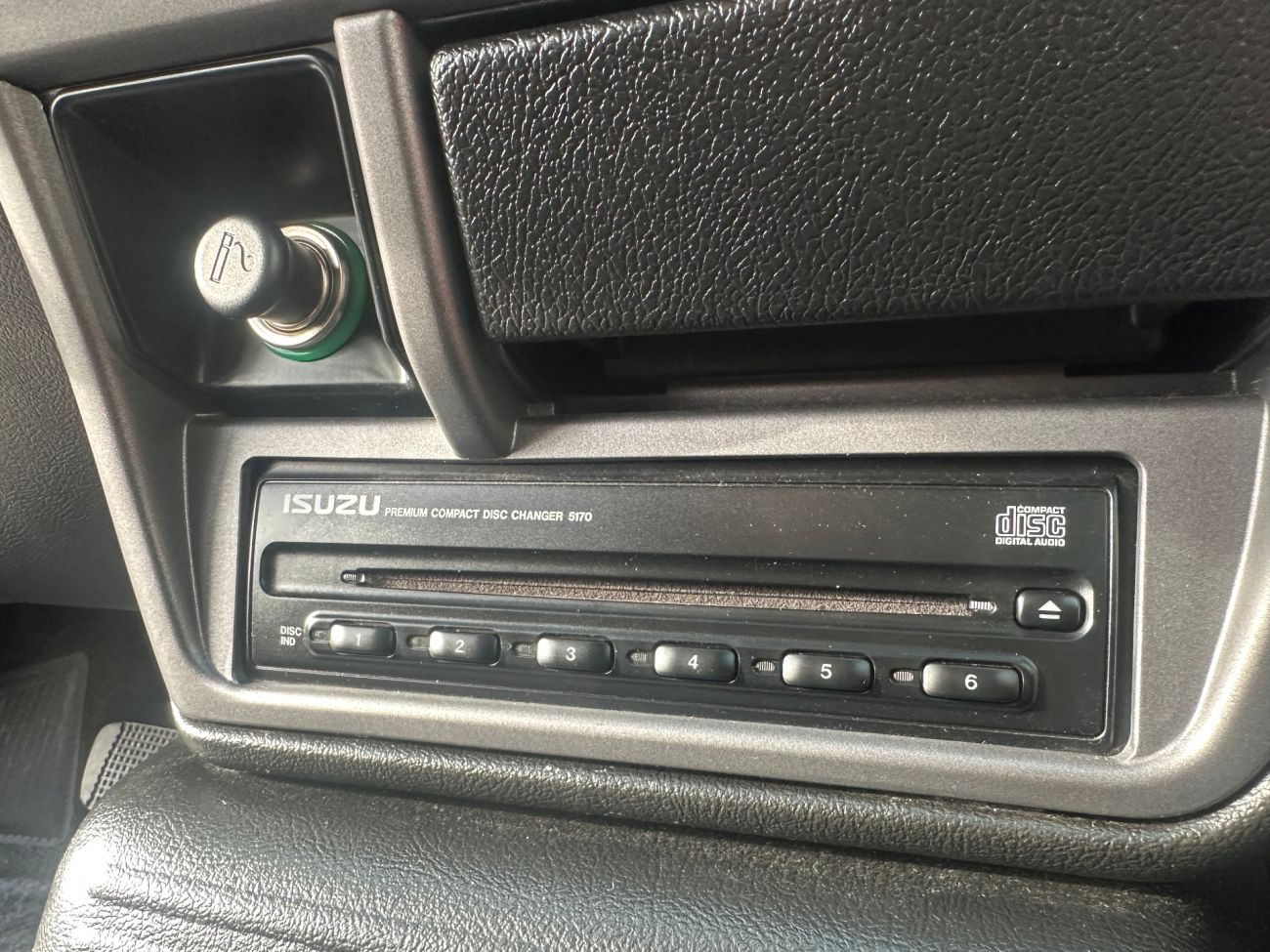 Mandataire ISUZU VEHICROSS V6 3.5L 215CV