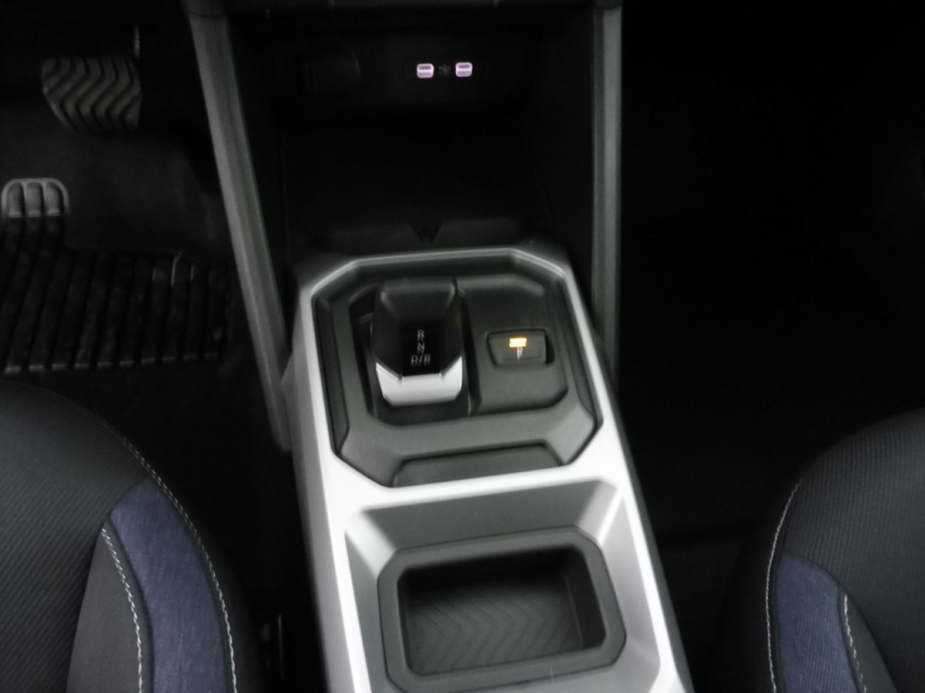 Mandataire Dacia DUSTER 1.6 HYBRID 140CH JOURNEY 4X2