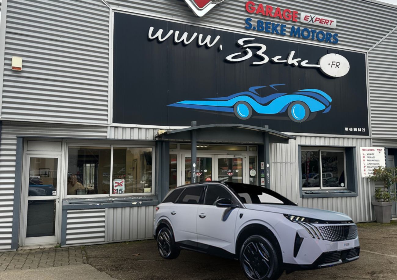 Mandataire PEUGEOT E-5008 NOUVEAU E-5008 ELECTRIQUE 210 GT EXCLUSIF