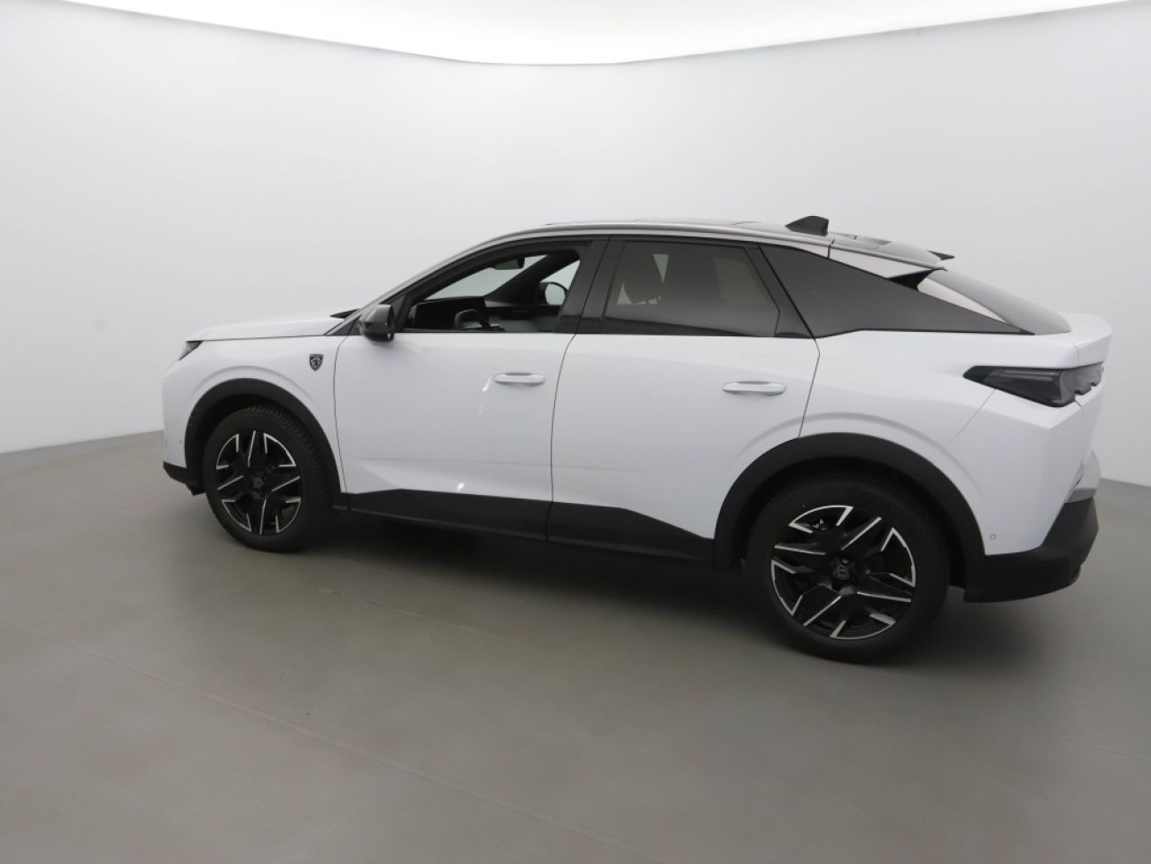 Mandataire PEUGEOT 3008 HYBRID 136CH GT E-DCS6