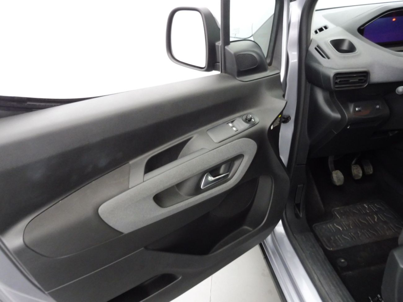 Mandataire PEUGEOT RIFTER TAILLE M - 1.5 BLUEHDI 100CH S&S ALLURE 5 PLACES