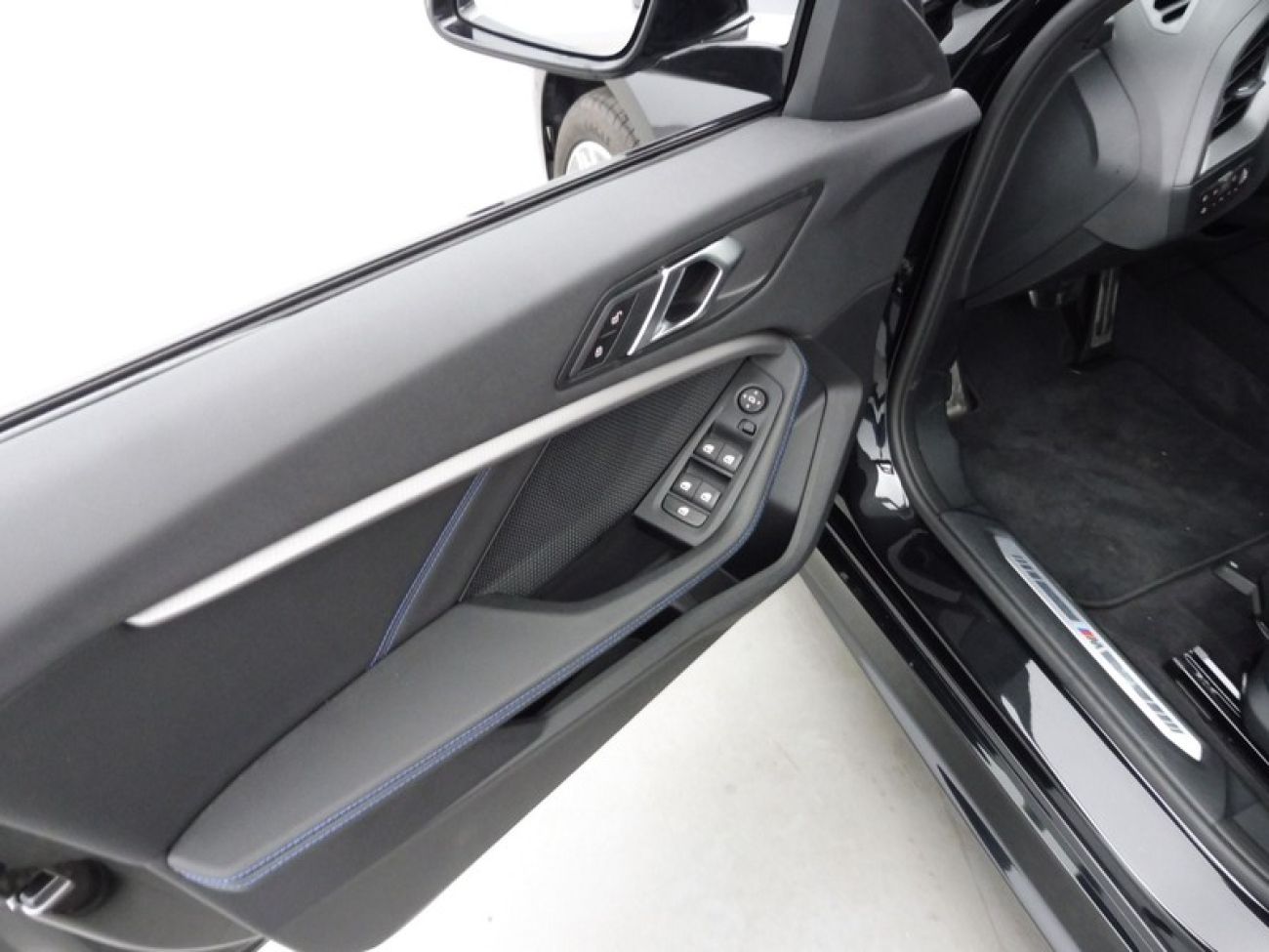 Mandataire BMW SERIE 1 118I STEPTRONIC 136 M-SPORT