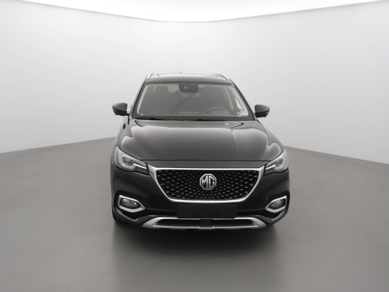 Mandataire MG HS 1.5 T-GDI 162 AT luxury