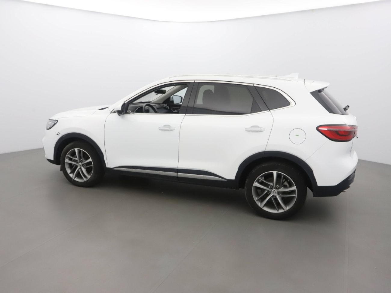 Mandataire MG HS 1.5 T-GDI 162 AT luxury