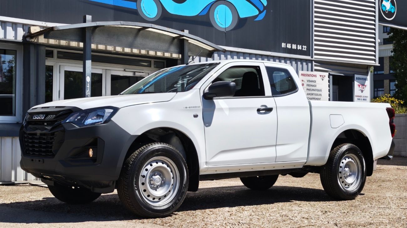 Mandataire ISUZU D-MAX NOUVEAU 2.2L SPACE B-STRONG BOITE MANUELLE