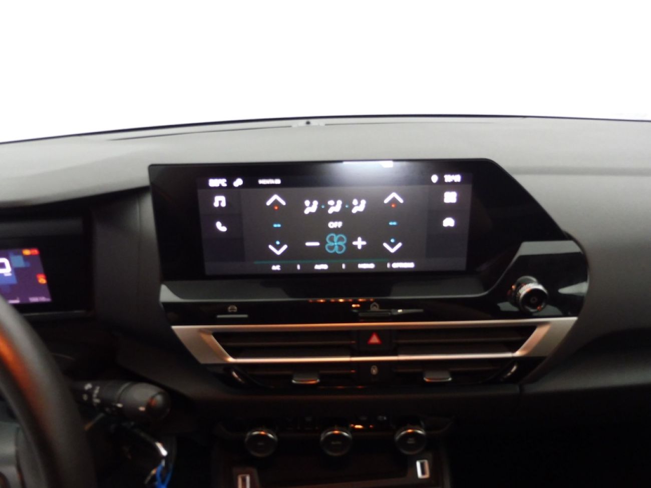 Mandataire Citroën C4 X 1.2 PURETECH 100 FEEL