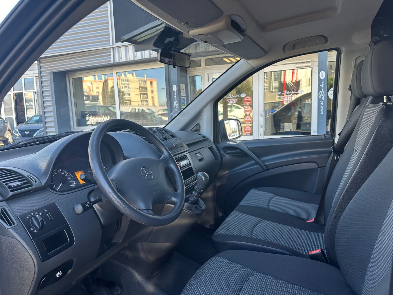 Mandataire MERCEDES-BENZ VITO FOURGON 110 CDI 2.8t COMPACT 6 places