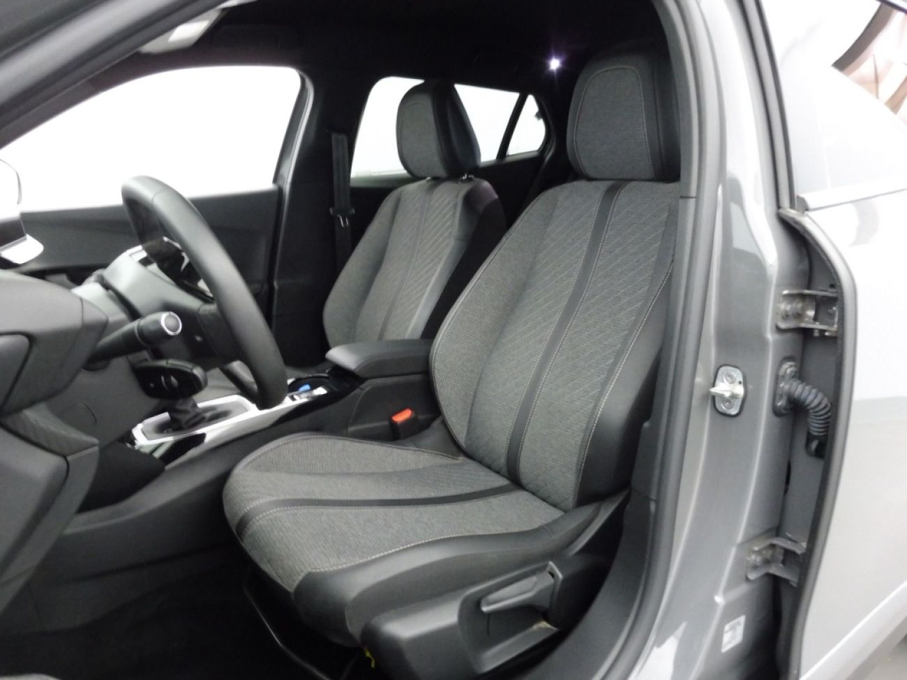 Mandataire PEUGEOT 2008 1.2 100CH S&S ALLURE