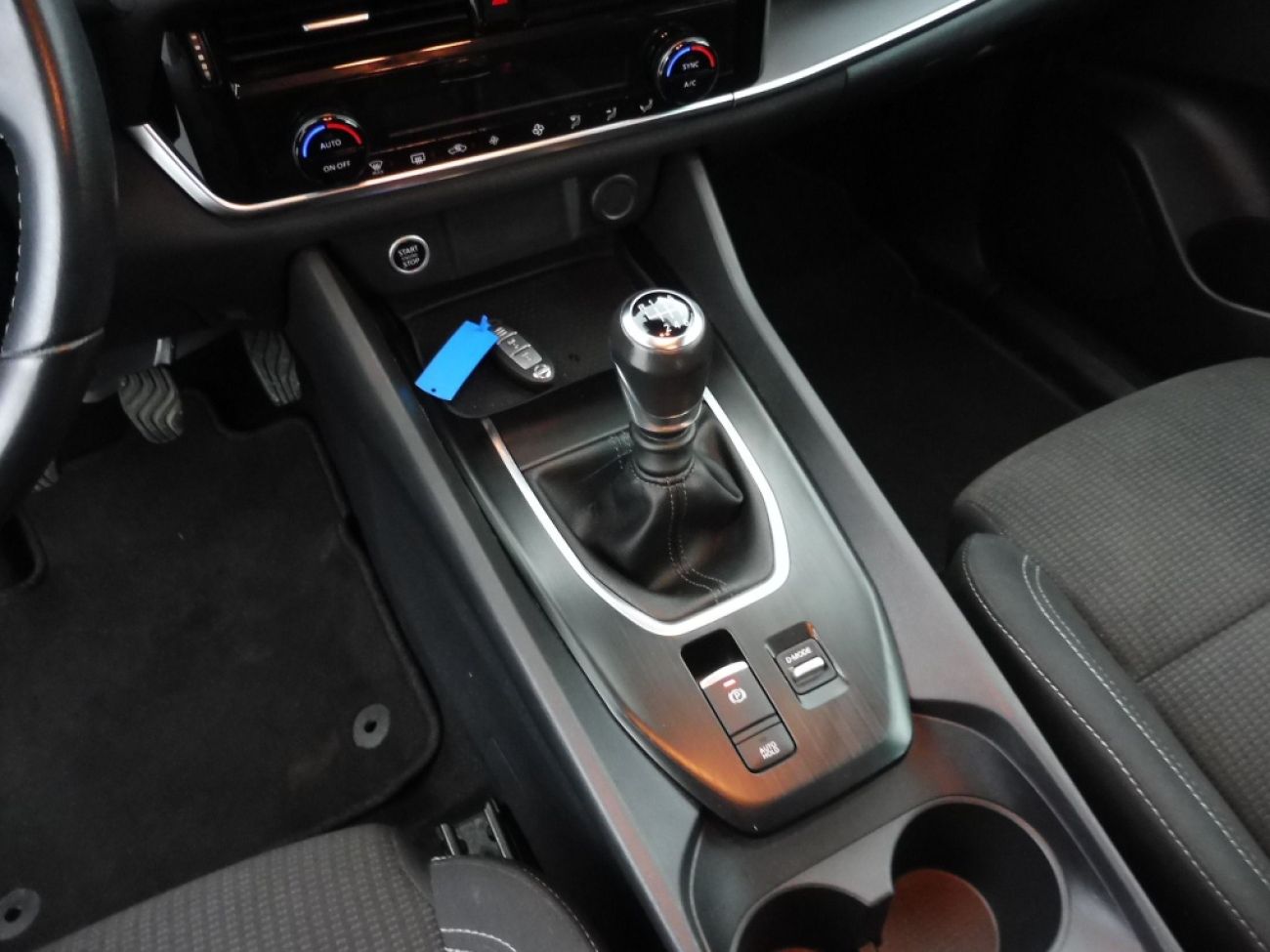 Mandataire NISSAN Qashqai 1.3 DIG-T 140 MHEVacenta