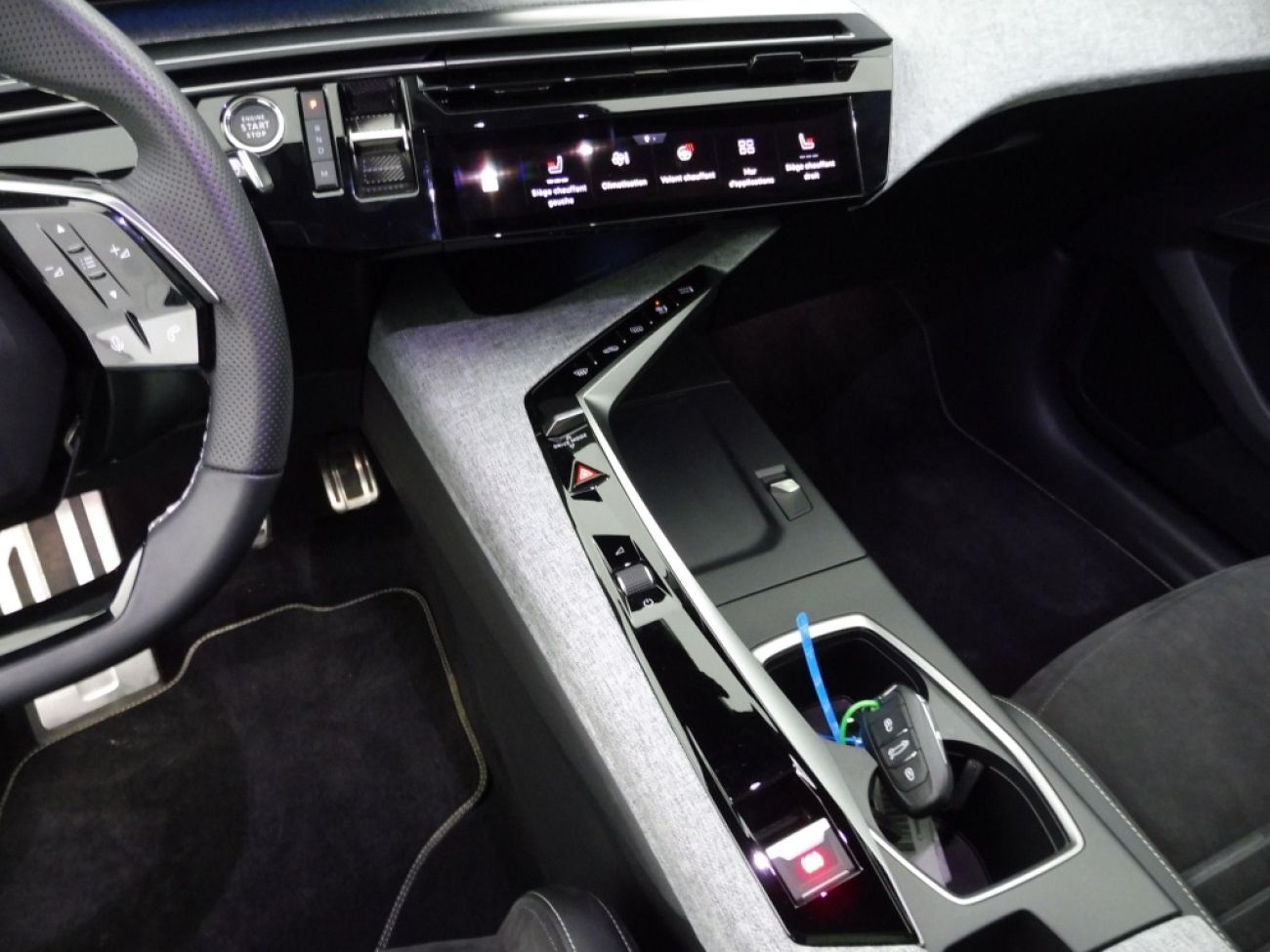 Mandataire PEUGEOT 3008 HYBRID 136CH GT E-DCS6