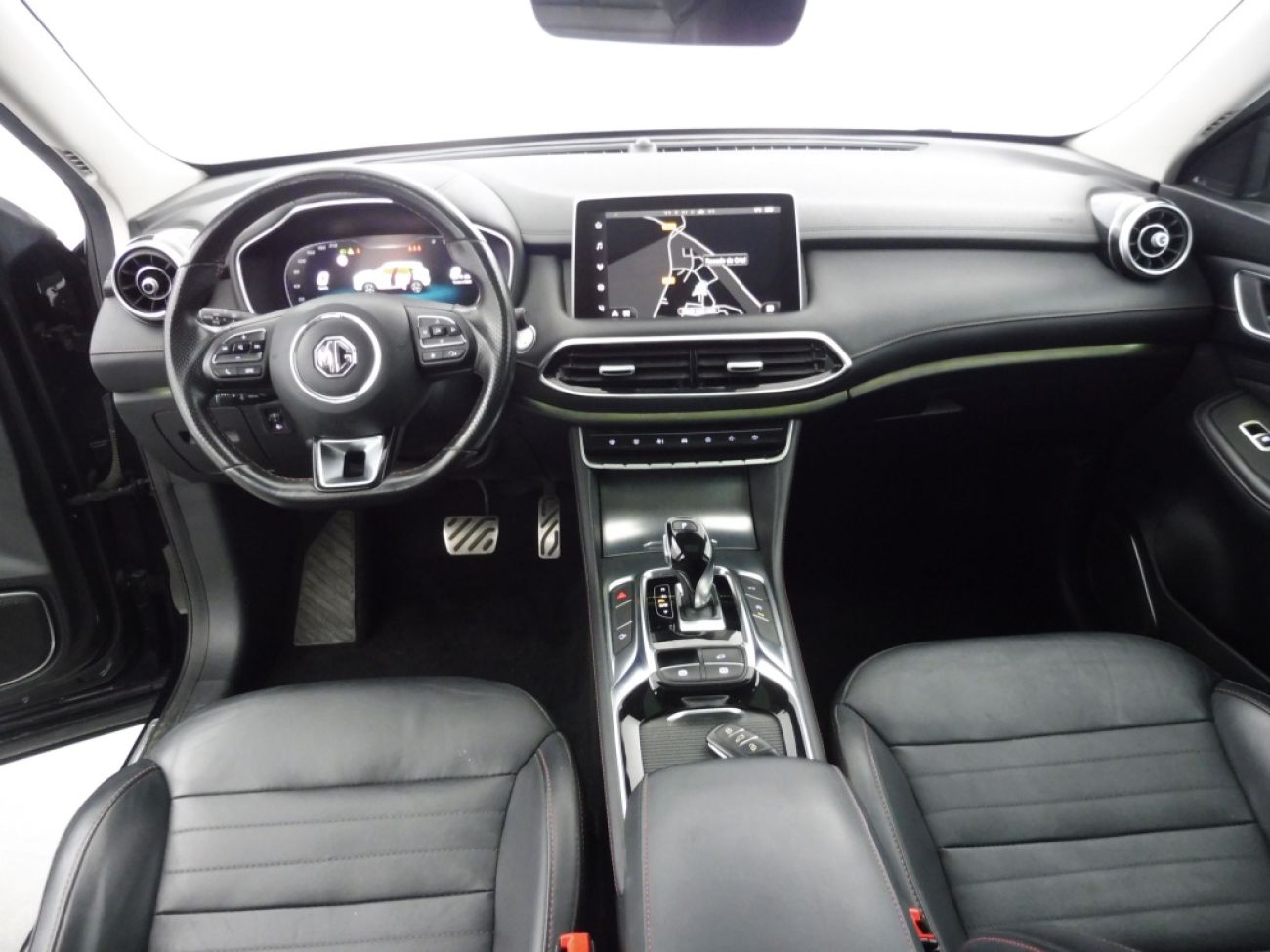 Mandataire MG HS 1.5 T-GDI 162 AT luxury