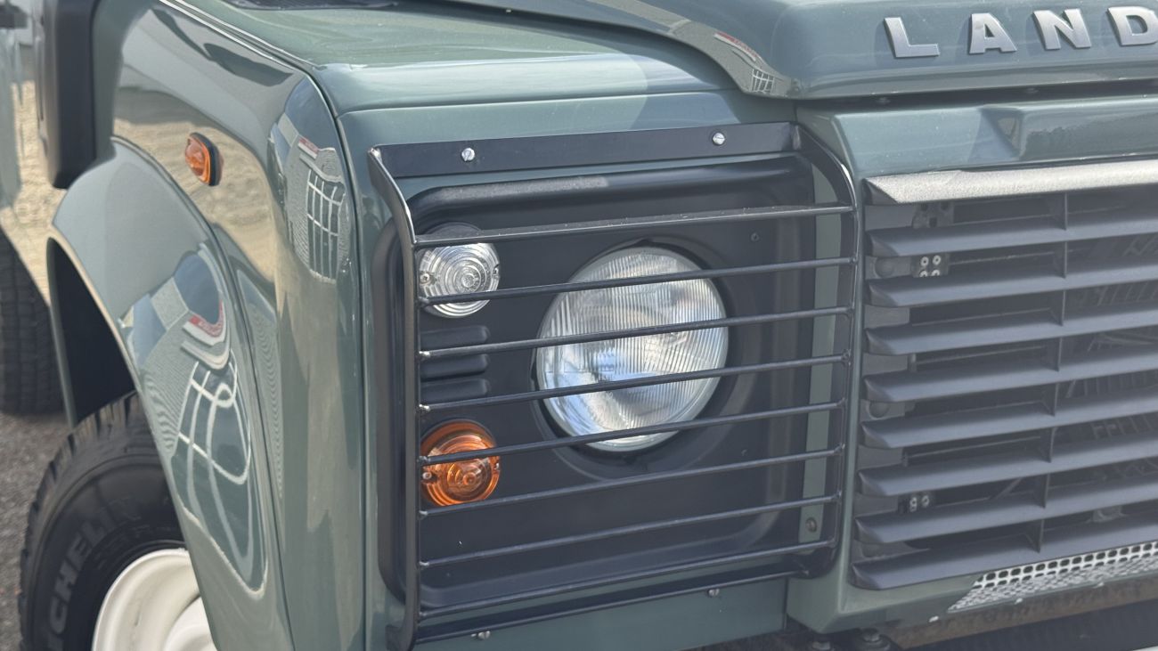 Mandataire LAND ROVER DEFENDER 90 II STATION WAGON 2.4 TD4 122 Station Wagon E