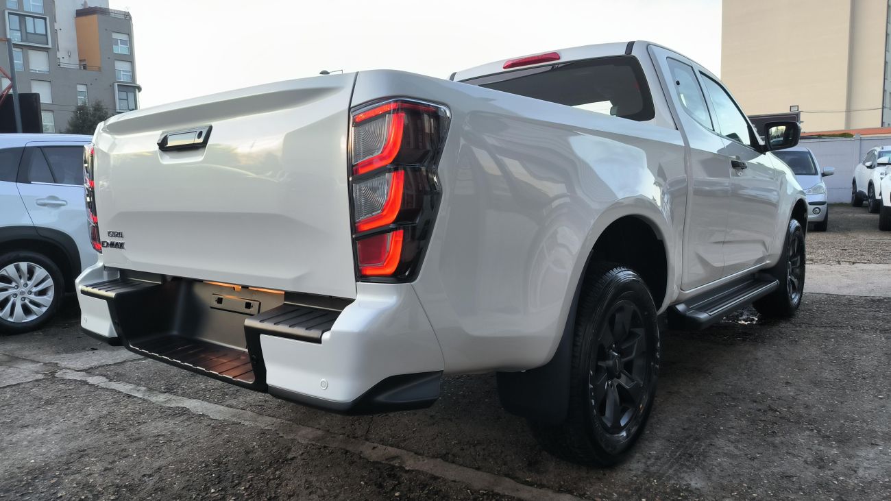 Mandataire ISUZU D-MAX SPACE N60 NITRO SPORT 4X4 A/T