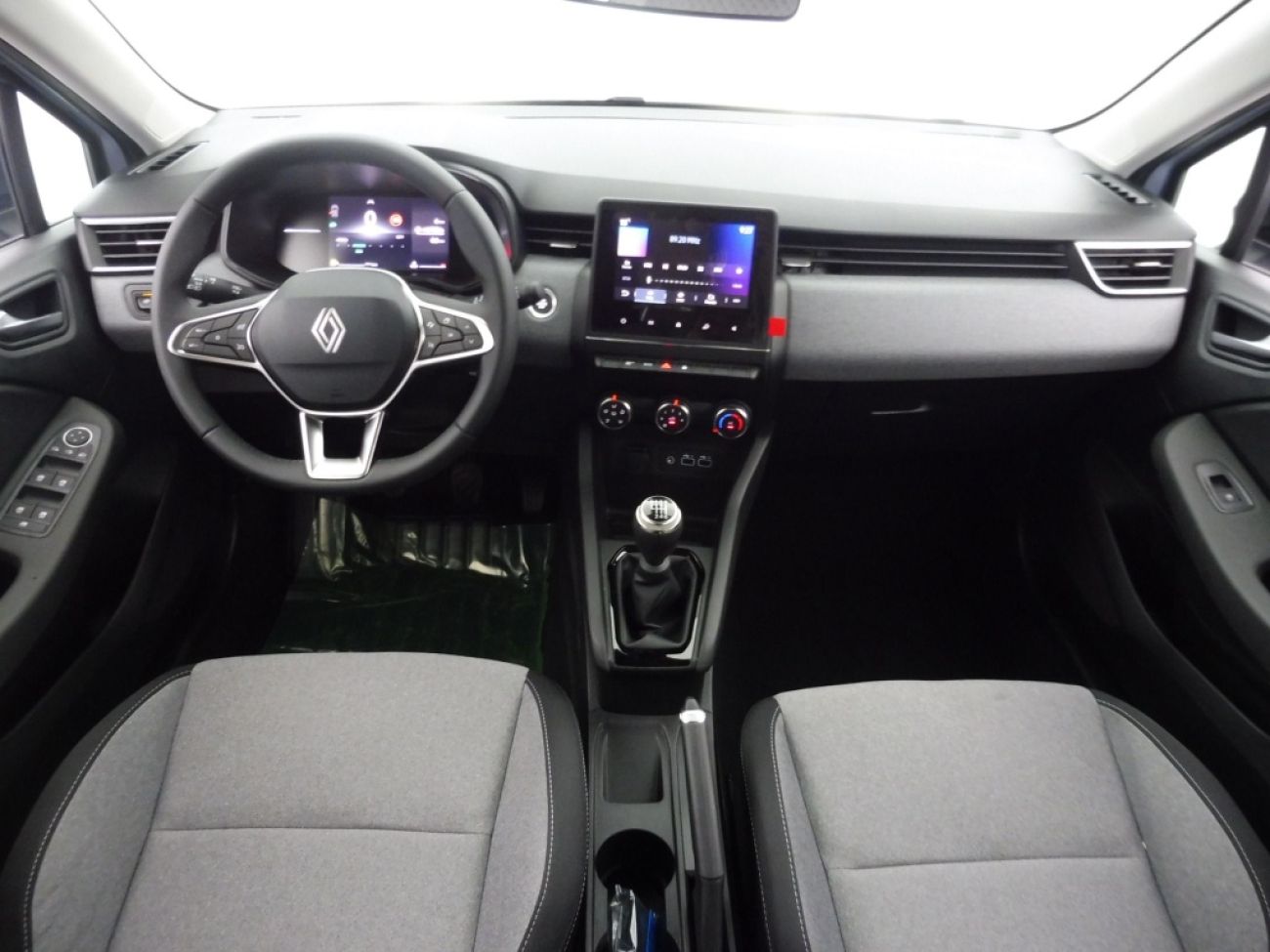 Mandataire RENAULT CLIO V 1.5 DCI 100CH EVOLUTION - 25