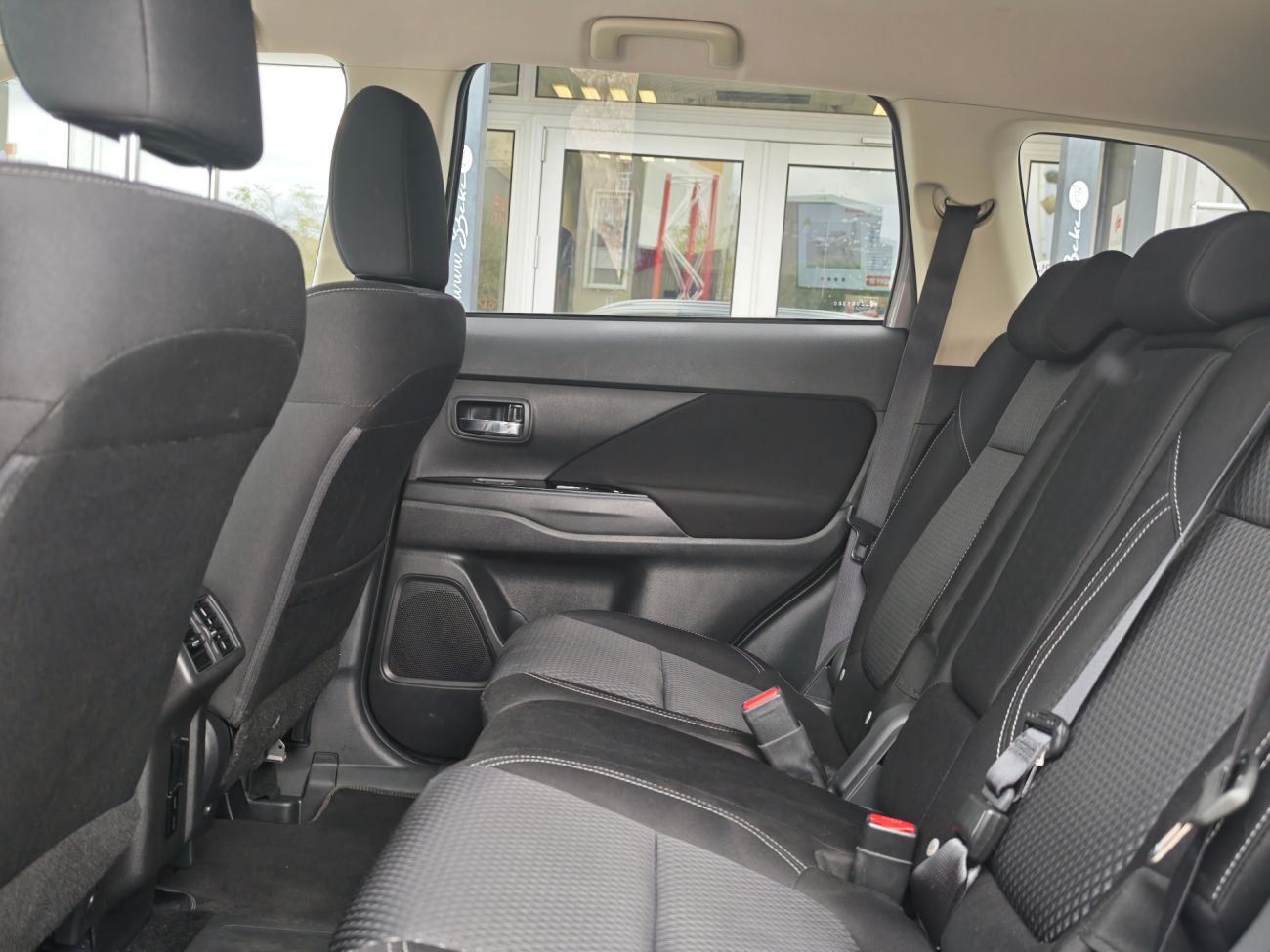 Mandataire MITSUBISHI OUTLANDER PHEV 2.4l PHEV Twin Motor 4WD Business