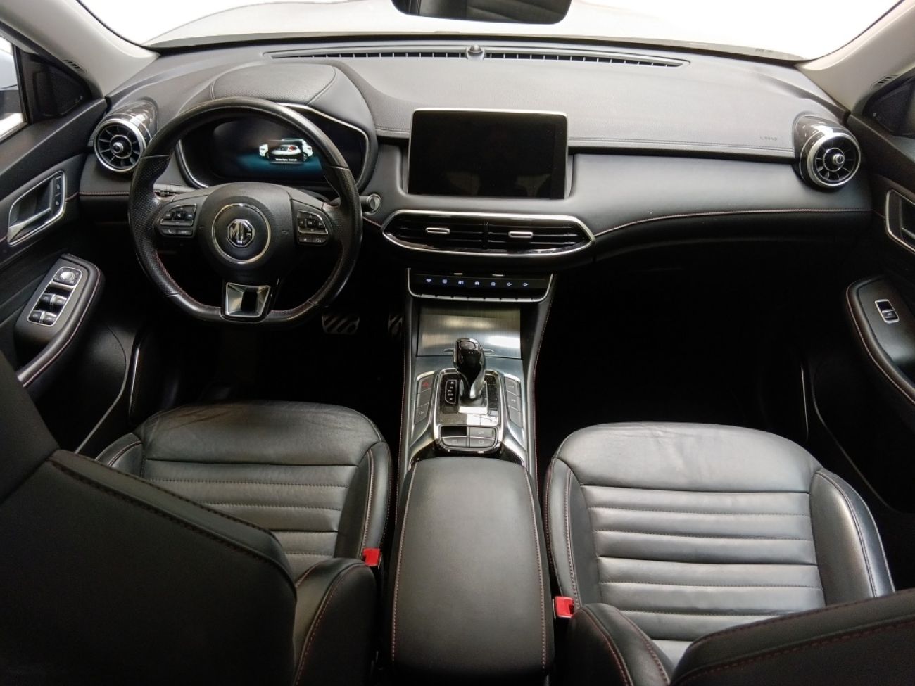Mandataire MG HS 1.5 T-GDI 162 AT luxury