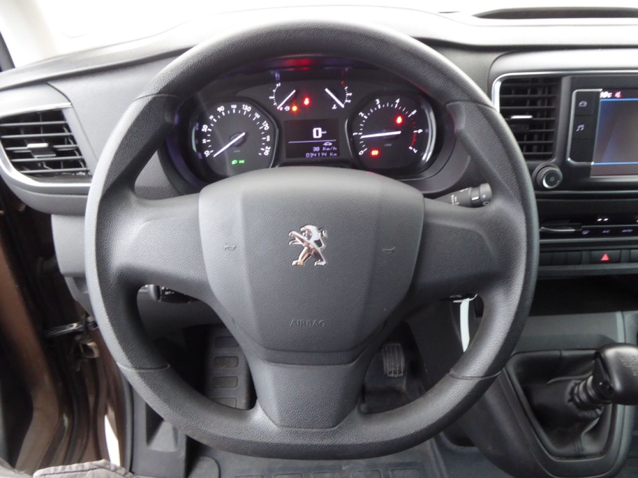 Mandataire PEUGEOT TRAVELLER 1.5 BLUEHDI 120CH S&S LONG BUSINESS 9 PLACES