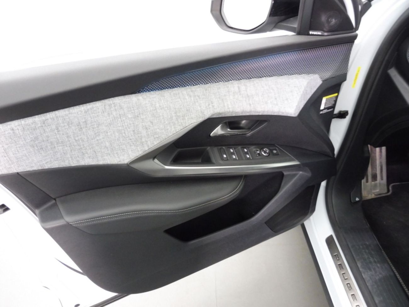 Mandataire PEUGEOT 3008 HYBRID 136CH GT E-DCS6