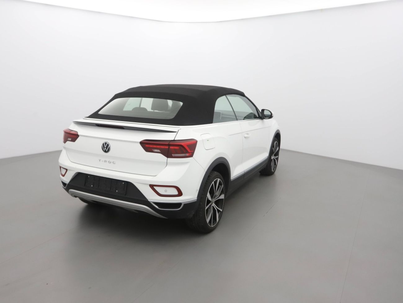Mandataire VOLKSWAGEN T-Roc Cabriolet 1.5 TSI 150 DSGstyle