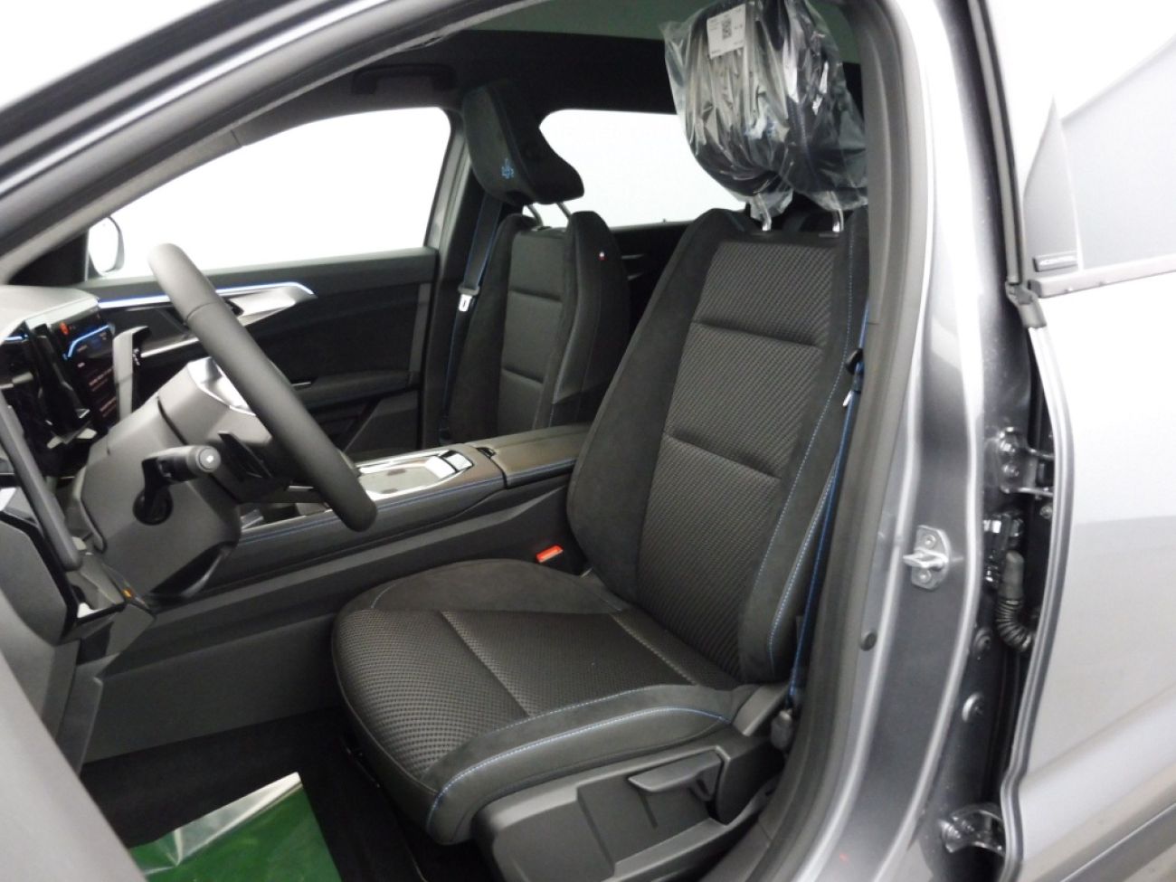 Mandataire RENAULT ESPACE VI 1.2 E-TECH FULL HYBRID 200CH ESPRIT ALPINE 7 PLACES - 25