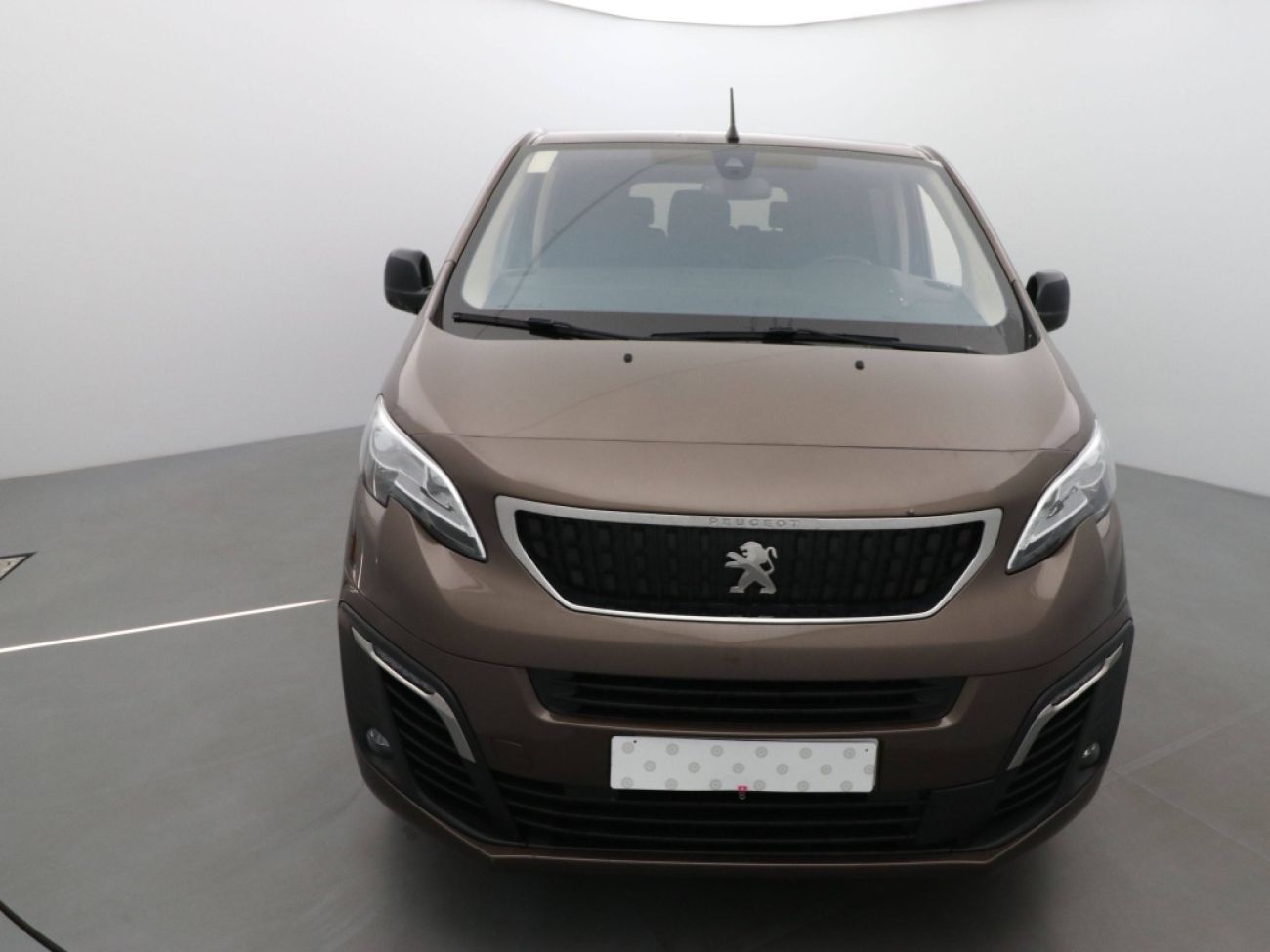 Mandataire PEUGEOT TRAVELLER 1.5 BLUEHDI 120CH S&S LONG BUSINESS 9 PLACES