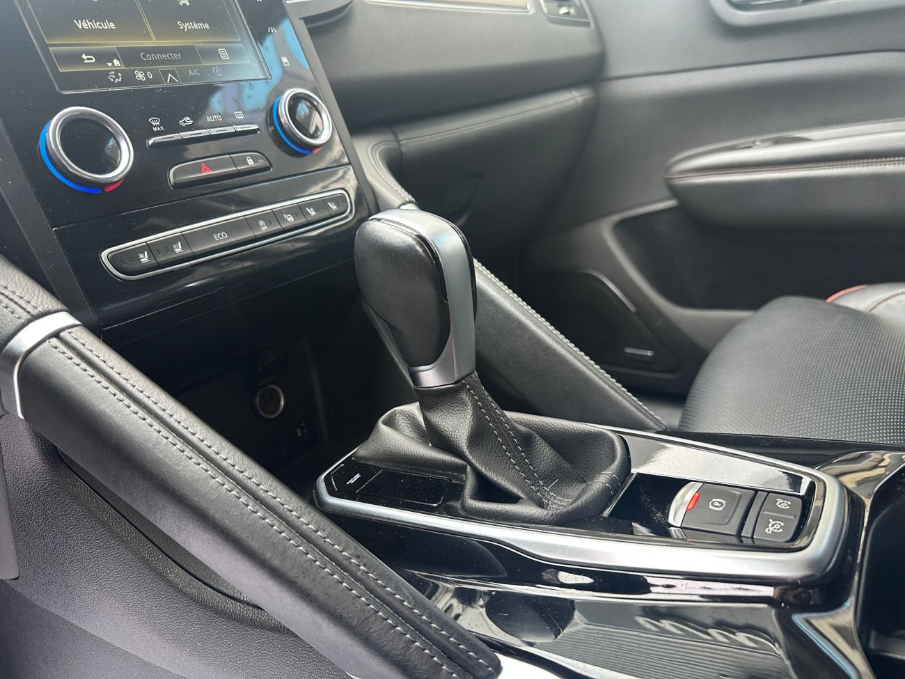 Mandataire RENAULT KOLEOS Tce 160 EDC Initiale Paris