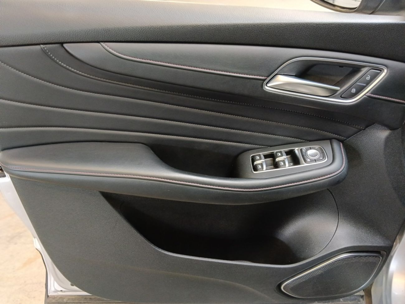 Mandataire MG HS 1.5 T-GDI 162 AT luxury