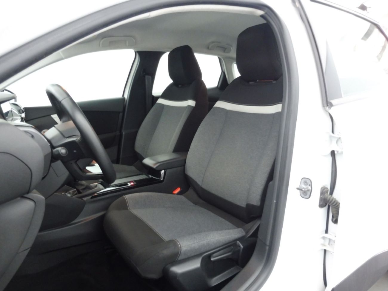 Mandataire Citroën C4 X 1.2 PURETECH 100 FEEL