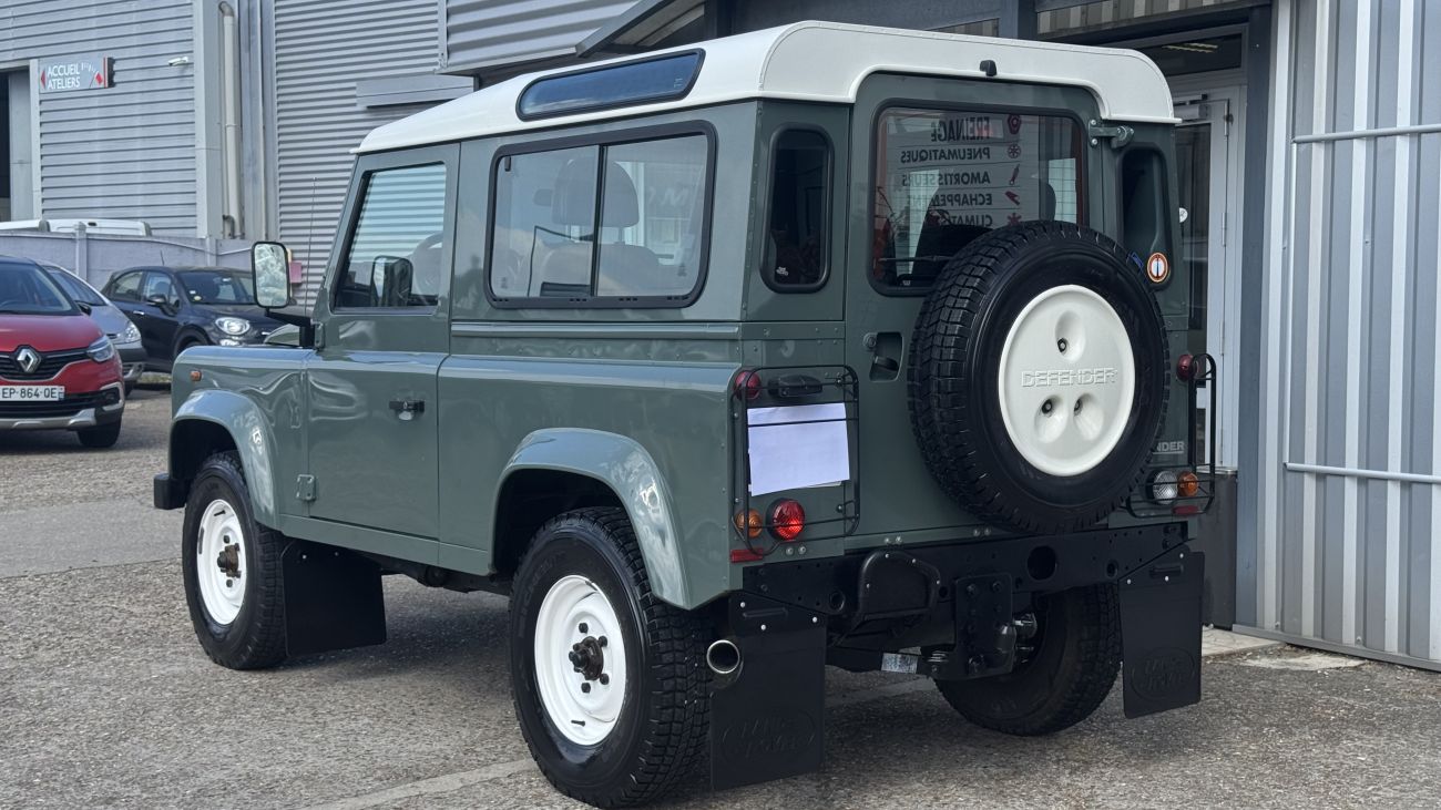 Mandataire LAND ROVER DEFENDER 90 II STATION WAGON 2.4 TD4 122 Station Wagon E