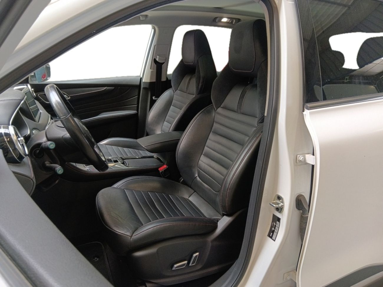 Mandataire MG HS 1.5 T-GDI 162 AT luxury