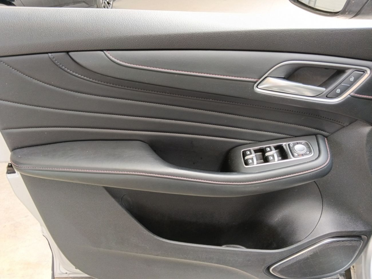 Mandataire MG HS 1.5 T-GDI 162 AT luxury