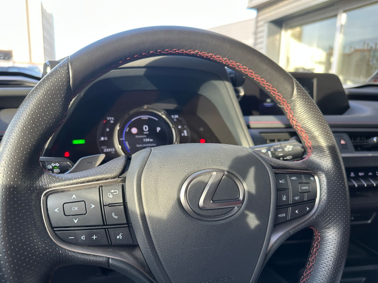 Mandataire LEXUS UX 250h 2WD F SPORT