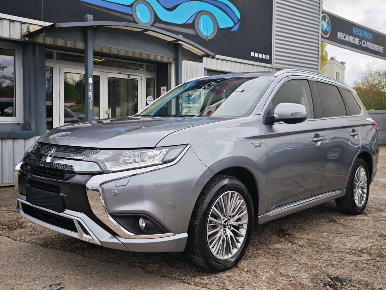 Mandataire MITSUBISHI OUTLANDER PHEV 2.4l PHEV Twin Motor 4WD Business