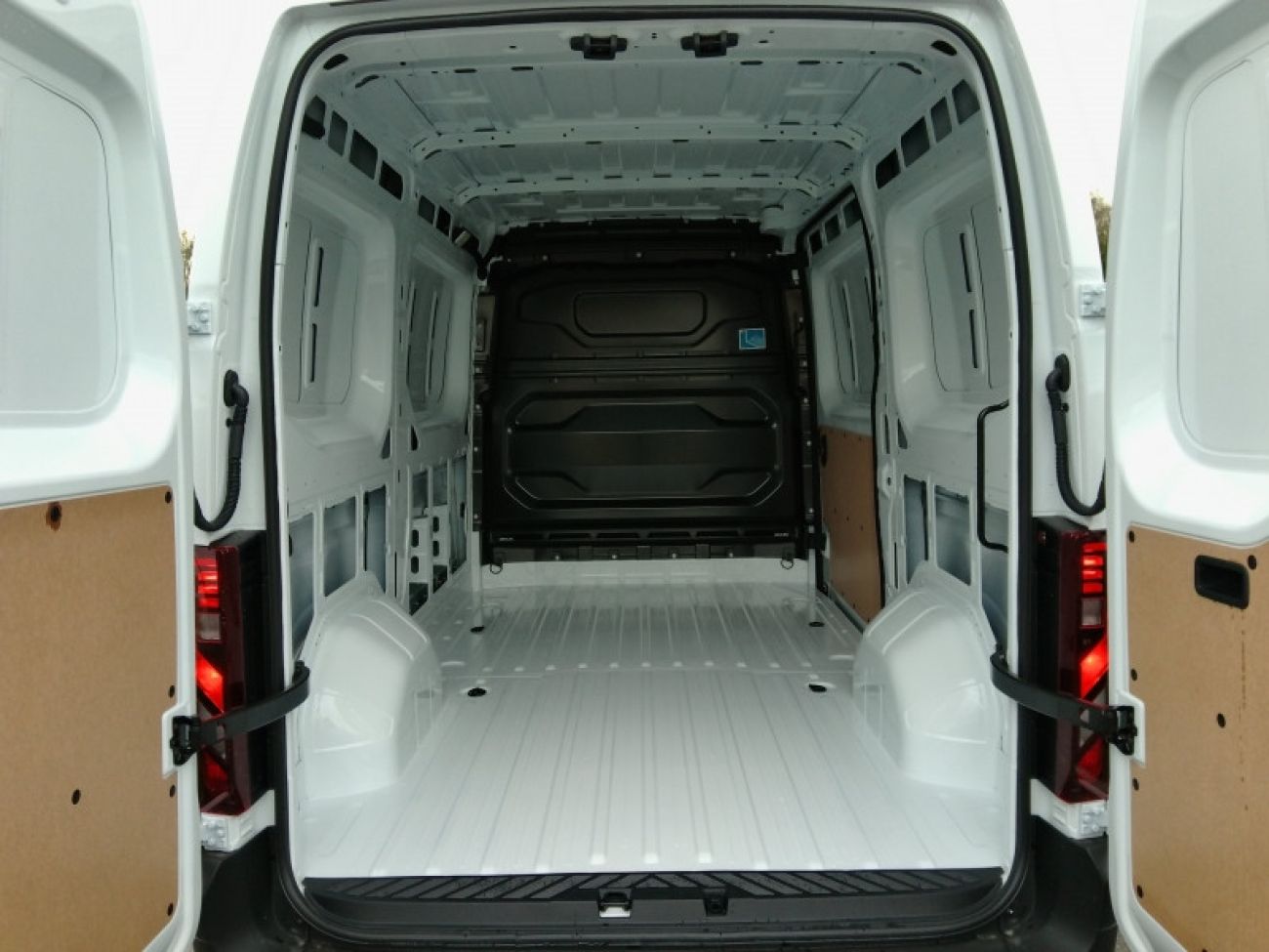 Mandataire RENAULT Master F3500 L2H2 2.0 BLUE DCI 150CH EXTRA AUTO - 25