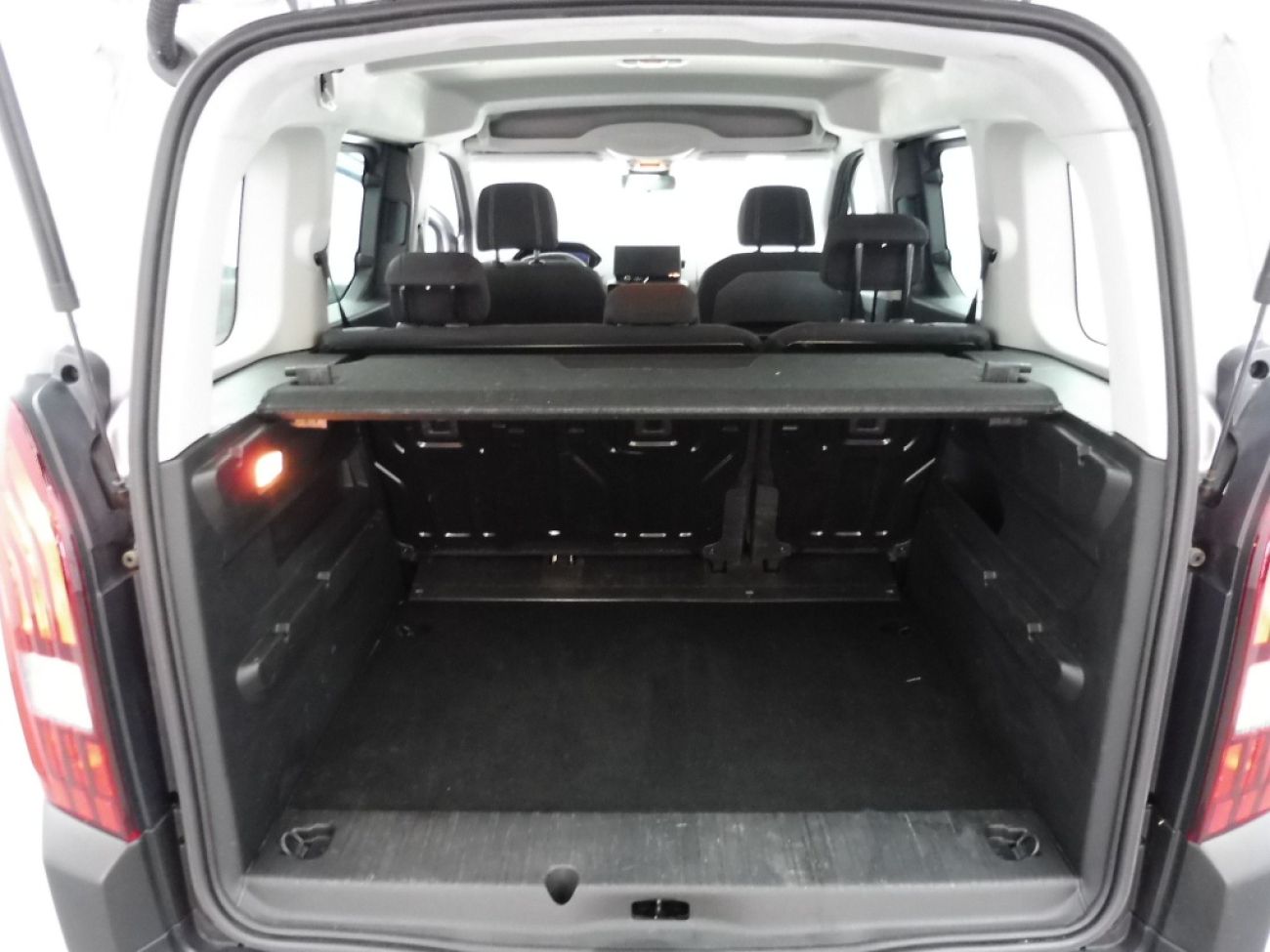 Mandataire PEUGEOT RIFTER TAILLE M - 1.5 BLUEHDI 100CH S&S ALLURE 5 PLACES