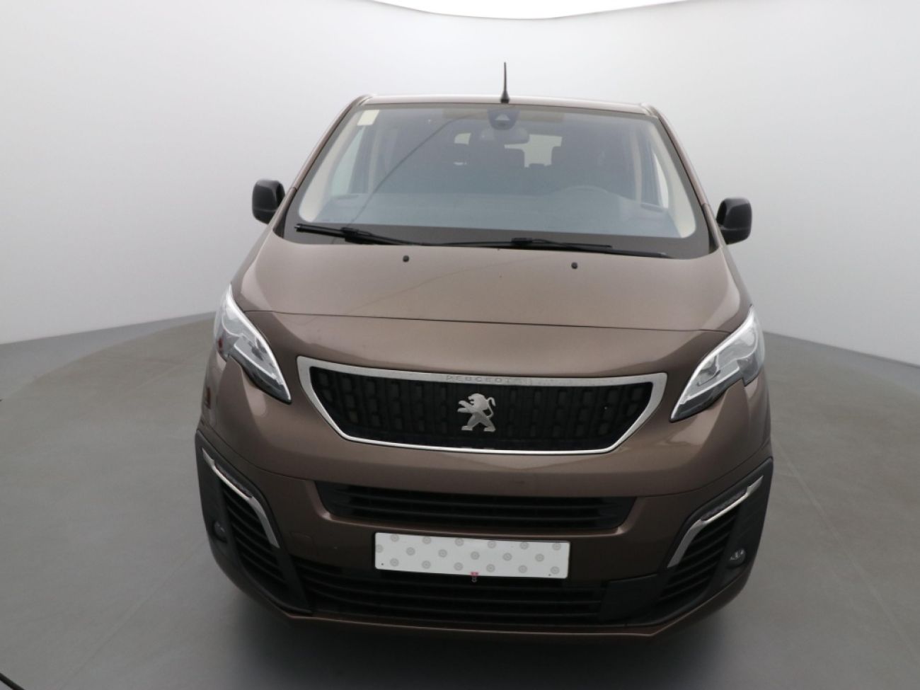 Mandataire PEUGEOT TRAVELLER 1.5 BLUEHDI 120CH S&S LONG BUSINESS 9 PLACES