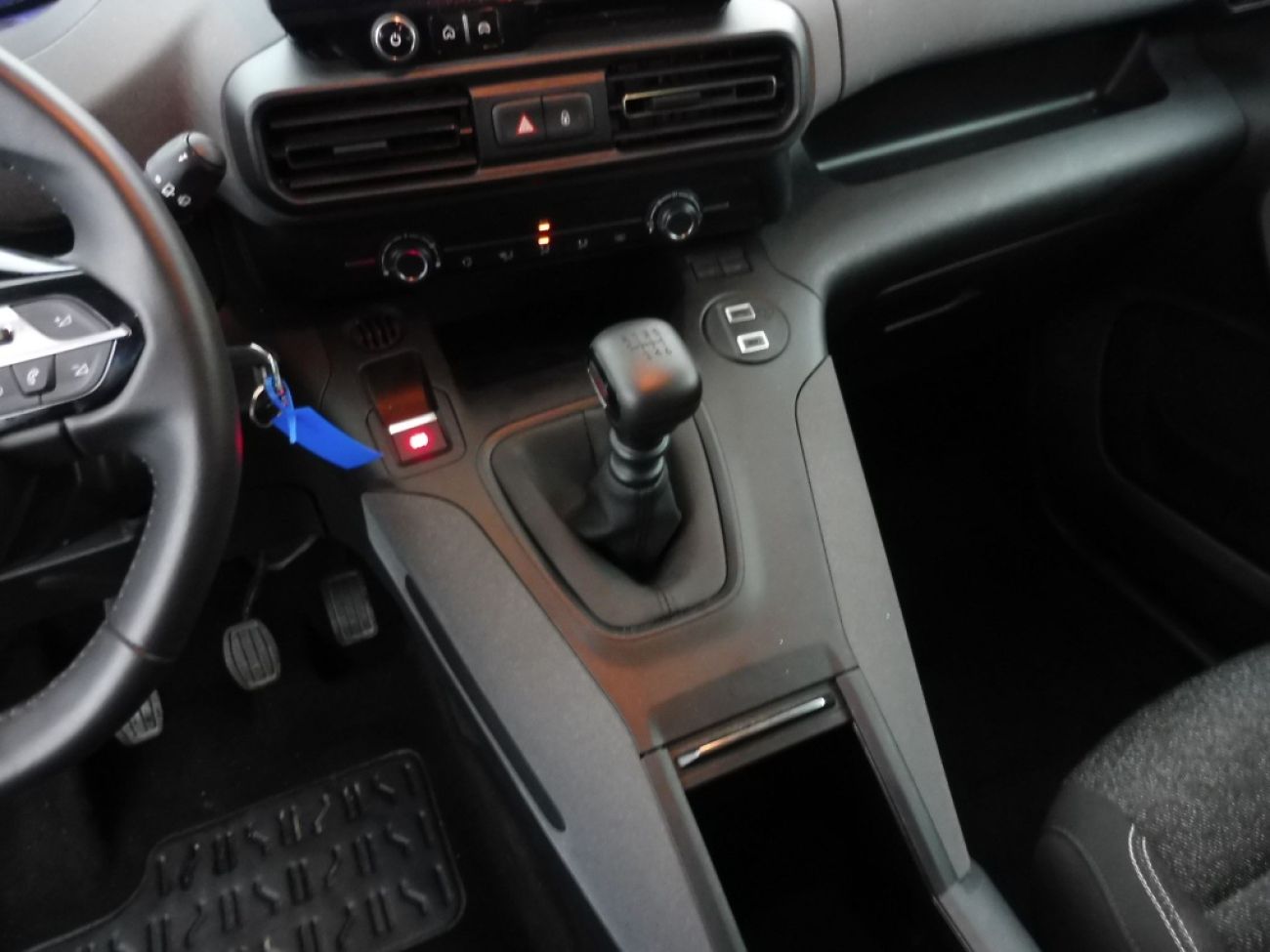 Mandataire PEUGEOT RIFTER TAILLE M - 1.5 BLUEHDI 100CH S&S ALLURE 5 PLACES
