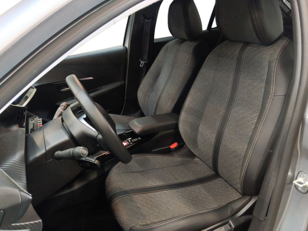 Mandataire PEUGEOT 208 1.2 100CH S&S ALLURE