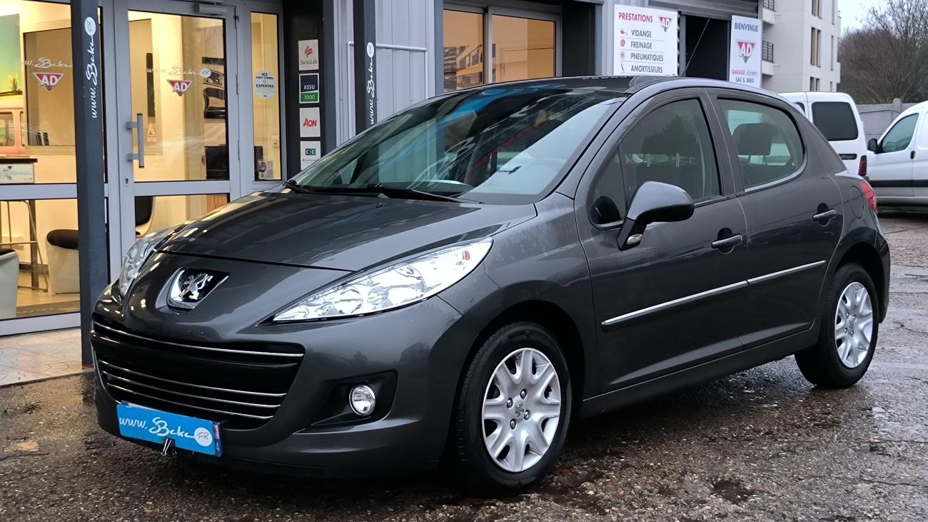 Mandataire PEUGEOT 207 1.4e 90ch Premium 2-tronic BOITE AUTOMATIQUE / 1ERE MAIN