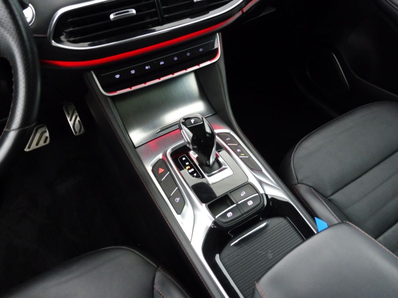 Mandataire MG HS 1.5 T-GDI 162 AT luxury