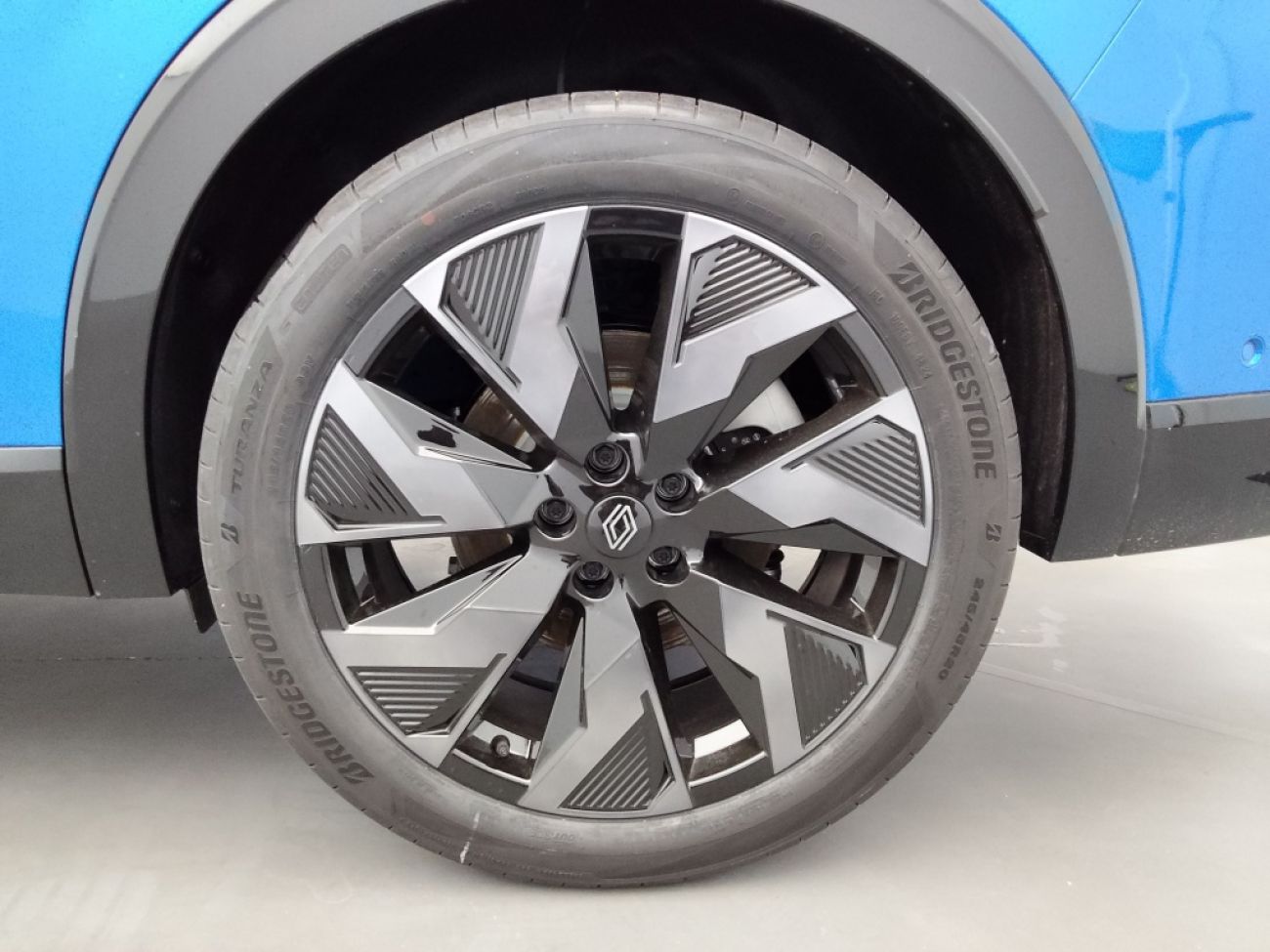 Mandataire RENAULT RAFALE 1.2 E-TECH FULL HYBRID 200CH ESPRIT ALPINE - 25